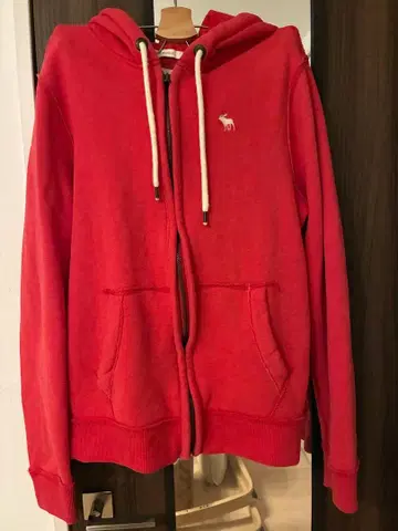 Abercrombie & Fitch 빨간색 후드티 S