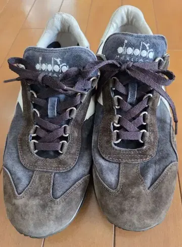 diadora heritage 브라운