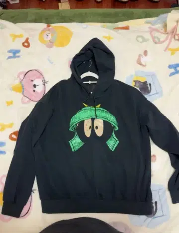 마틴 더 머천트 후드티 블랙