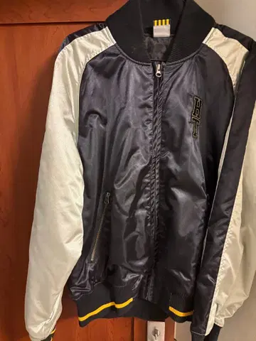 한신 타이거즈 바시티 자켓 YELXBLK LL 사이즈