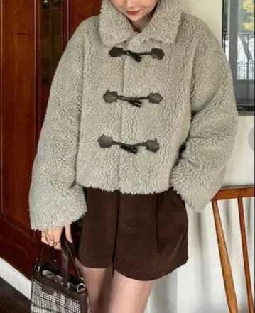 INTERFACTORY 유즈키 라메 보아 스탠드 자켓 그레이쉬 베이지