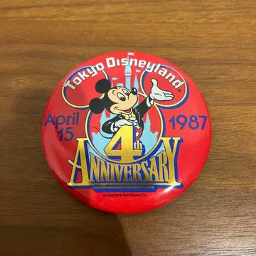디즈니 레트로 4주년 기념일 캔뱃지 그림체