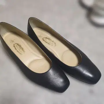 블랙 플랫슈즈 스퀘어토