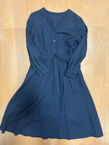 새상품급 아나이 원피스 울 조젯 36 블랙 오교실