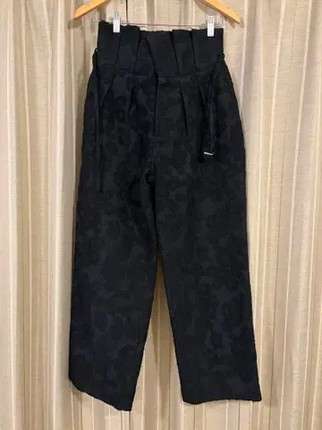 [ 발송은 1/3 이후 ] JACQUARD HIGH WAIST PANTS