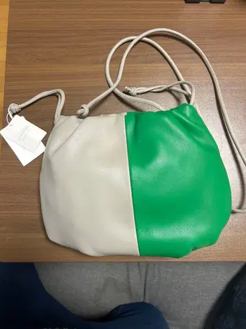 바이컬러 숄더백 그린 그레이