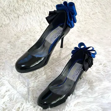 [ 새상품급 ] [ Pippi ] 백 프릴 리본 에나멜 펌프스 블랙/블루