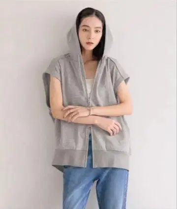 LOWRY FARM ZIP 후디 슬리브리스 그레이