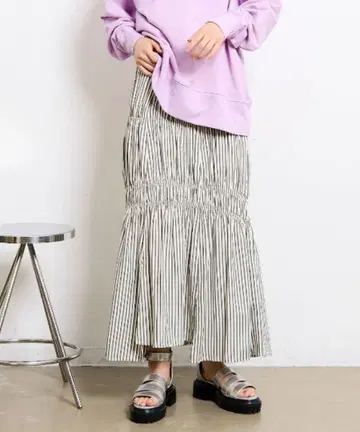 THE YOn 멀티 스트라이프 개더 머메이드 스커트