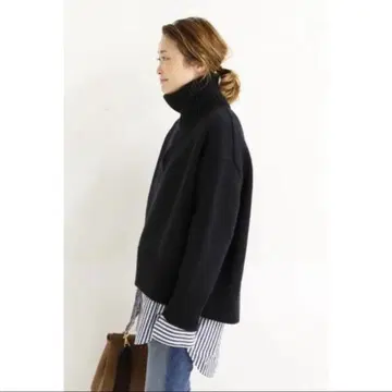 네이비 터틀넥 니트 긴팔