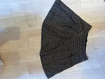 nanette lepore 블랙 꽃무늬 레이스 플레어 스커트