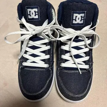 DC 네이비 데님 하이컷 스니커즈