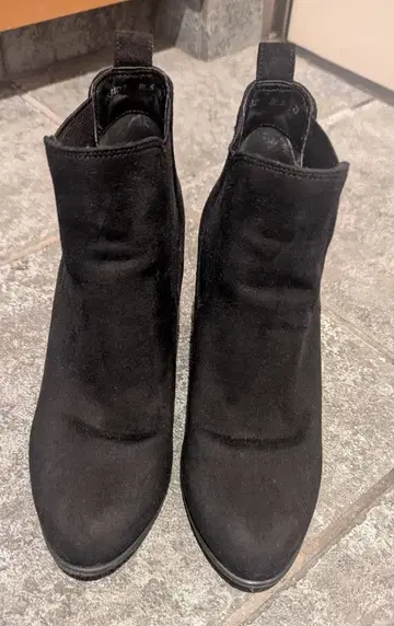 브리짓 버킨 블랙 앵클부츠