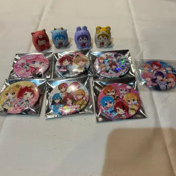 스토푸리 캔 배지 7개 세트와 미니 피규어