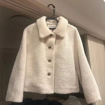 Lily Brown 보아 자켓 화이트