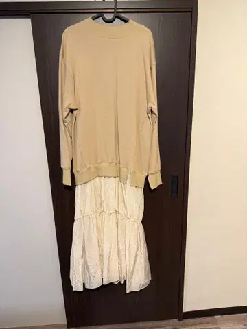 언그리드 맨투맨 튤 원피스