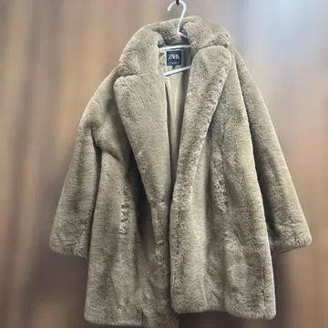 ZARA 퍼 보아 코트