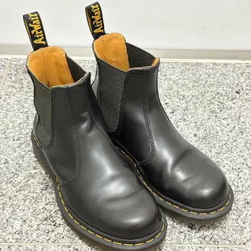[ 새상품급 ] Dr.Martens 사이드 고어 부츠 US5