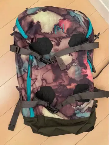 세련된 BURTON [ak] 아웃도어 백팩