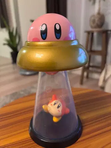 커비 우주선형 라이트