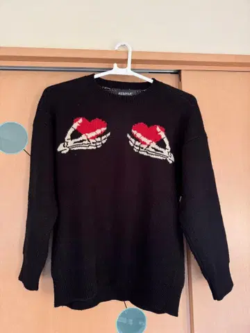 ADDITIVE 니트 스컬 하트 블랙 M 사이즈