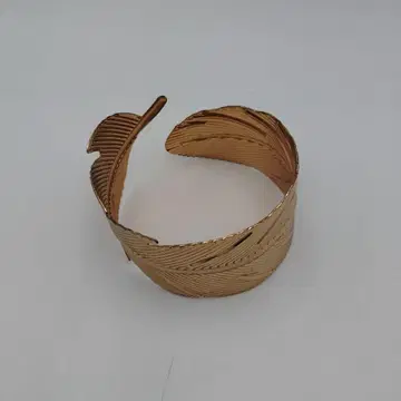 잎 디자인 골드 컬러 뱅글