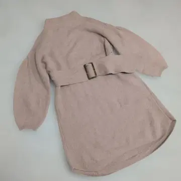 SNIDEL 벨티드 라쿤 니트 원피스 베이지 컬러