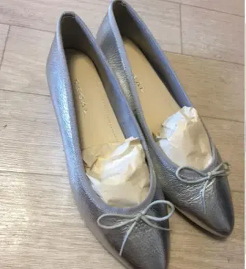 REGAL 실버 플랫슈즈