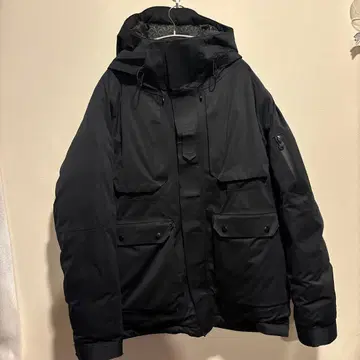 화이트 마운티니어링 다운 자켓 고어텍스