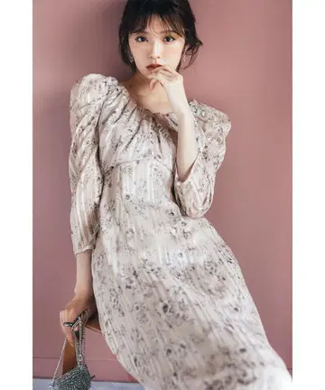 LILLIAN CARAT 라메 자카드 플라워 프린트 원피스 핑크