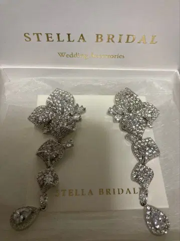 STELLA BRIDAL TV 드라마 착용 플뢰르 드 리 귀걸이