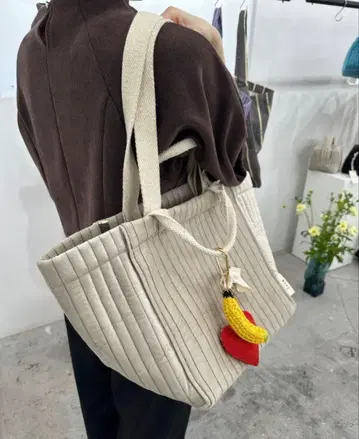 미사용 새상품 beej 퀼팅 벨로아 토트백