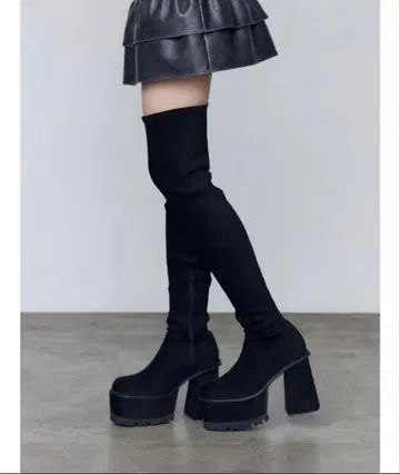 EMODA 스퀘어 핏 롱 부츠 M 사이즈 블랙