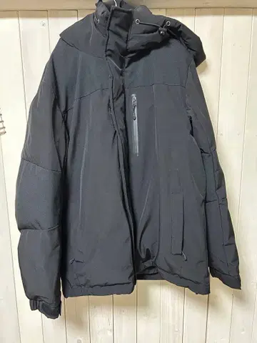 블랙 다운 자켓 후드 부착