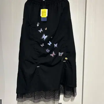 나비 패턴 프린트 메쉬 절개 드로스트 스커트