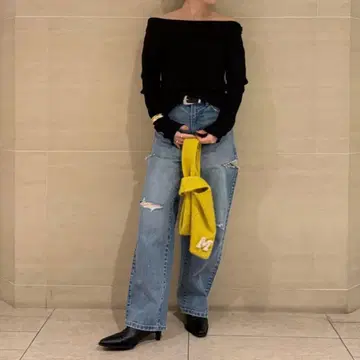 Mila Owen 오프숄더 라메 니트