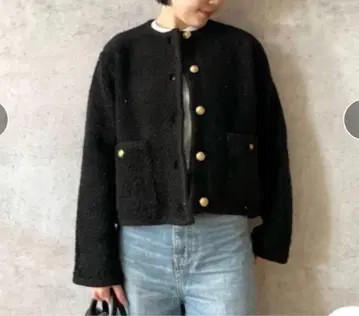 골드 버튼 블랙 노카라 라메 니트 자켓