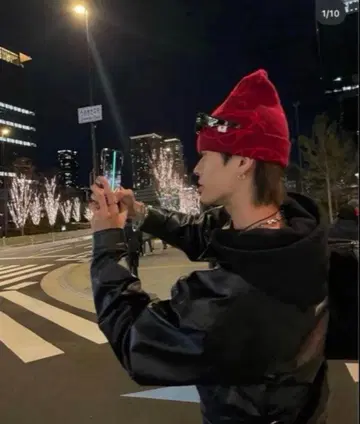 켄타우로스 켄타 착용 NIKE 빨간색 비니 니트 모자