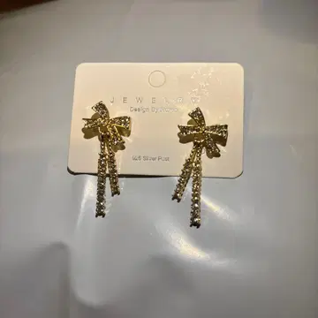 리본 모티브 귀걸이