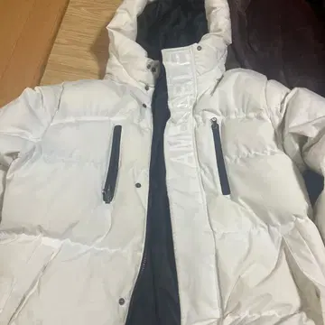 SUREVE 화이트 다운 자켓