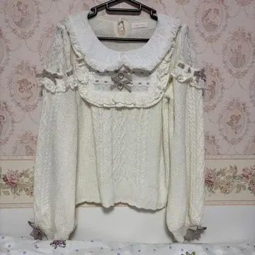 리즈리사 LIZLISA 스퀘어 요크 프릴 니트