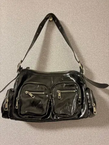 새상품급 JEANASIS 백 4 포켓 원숄더 BAG 블랙/블랙