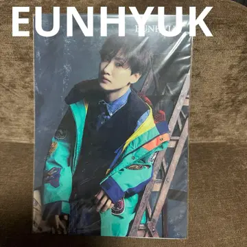SUPERJUNIOR EUNHYUK 책받침