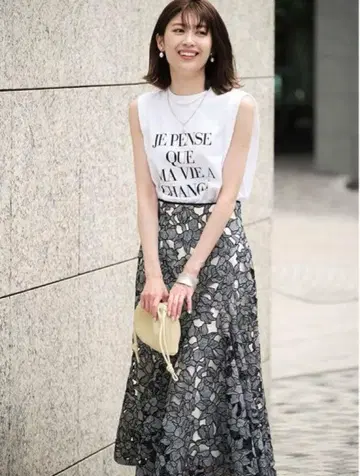 아푸와이저 리셰 풀라인 컷워크 스커트 2 사이즈