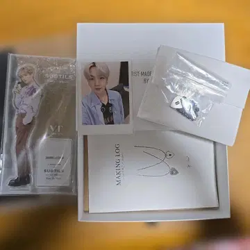 BTS artist made SUGA 윤기 기타 피크 VT 아크릴 스탠드