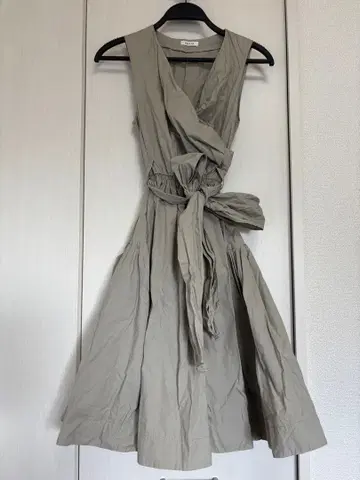 새상품급 FRAY I.D 슬리브리스 롱 원피스 네이비 리본 벨트 포함