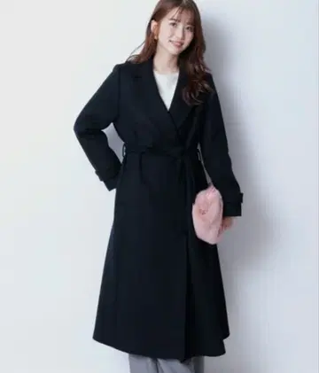 리본 벨트 부착 롱 코트 자스 그리티 검정 블랙