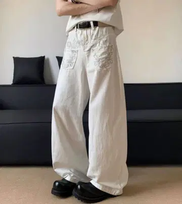 와이드 데님 화이트 데님 Y2K 그래픽 디자인