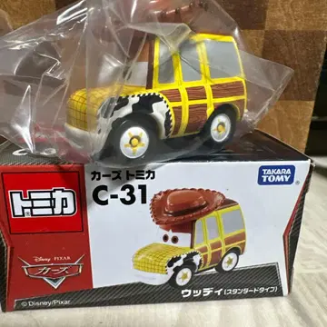 토미카 카즈 우디