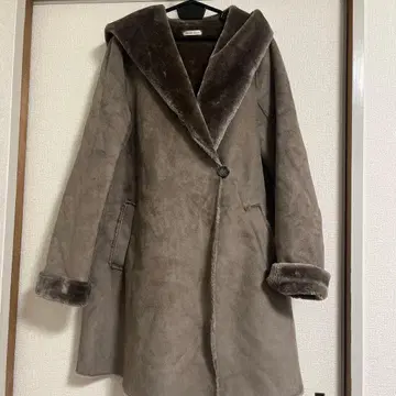 브라운 무스탕 코트 후드 부착